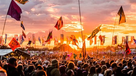 Le Festival Glastonbury Groove : Une célébration musicale énergique sous le soleil britannique !