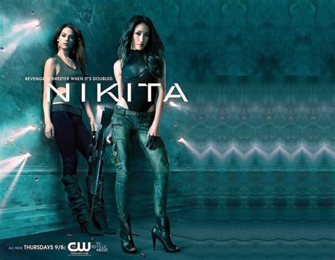  Le Concert Cosmique de Nikita: Une Nuit Inoubliable ou un Crash Intergalactique?